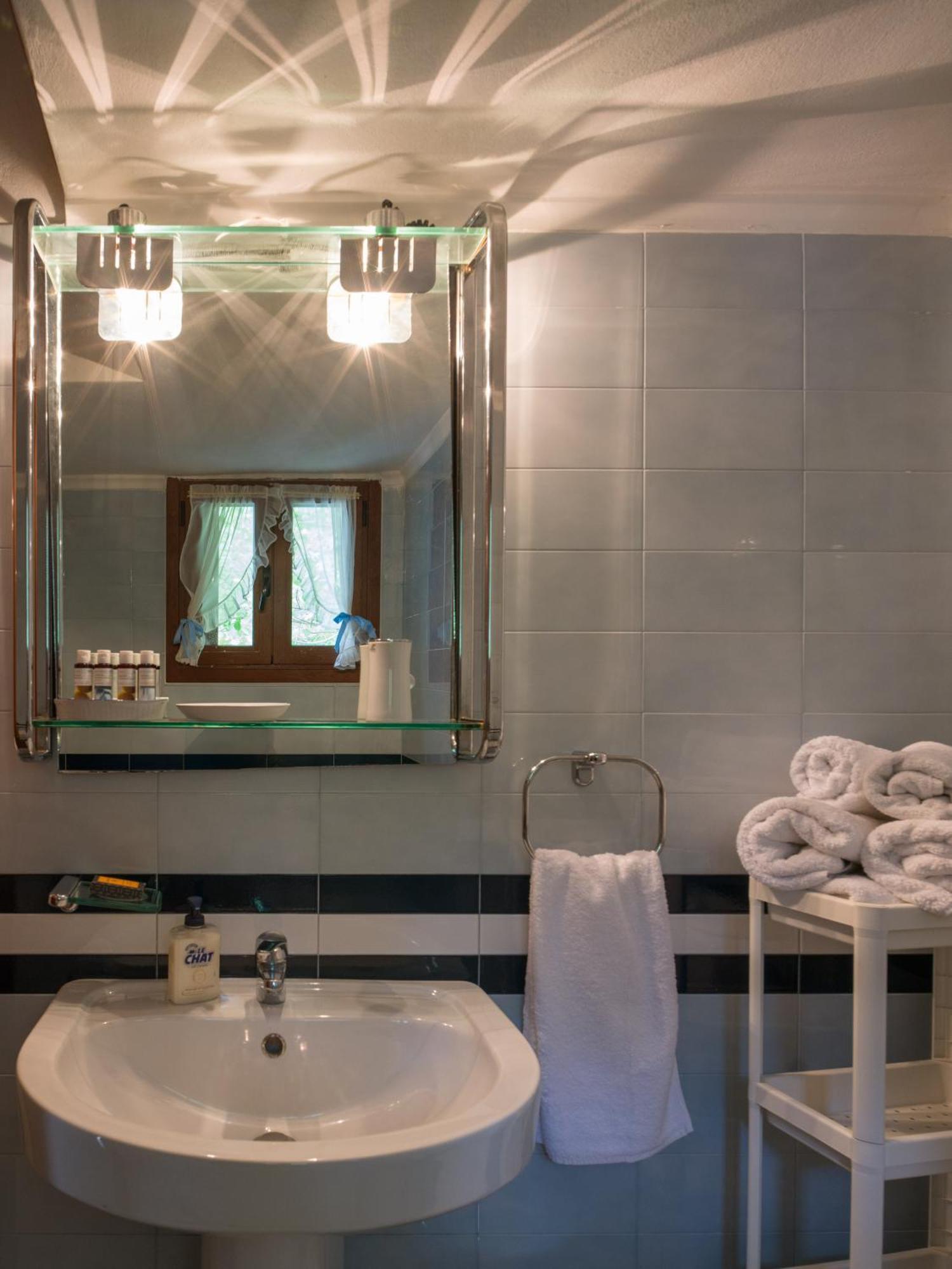 Traditional Luxury Villa Armonia Aigio Bagian luar foto