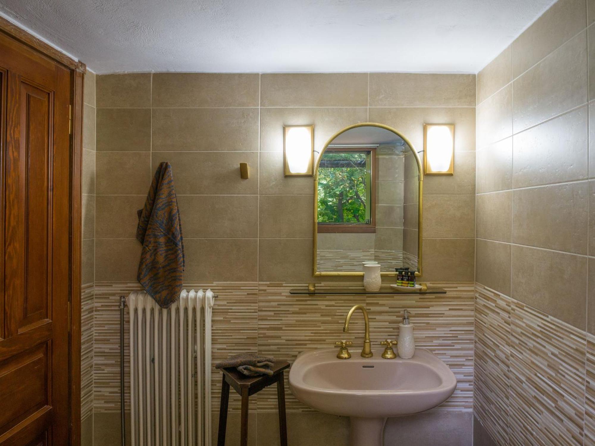 Traditional Luxury Villa Armonia Aigio Bagian luar foto