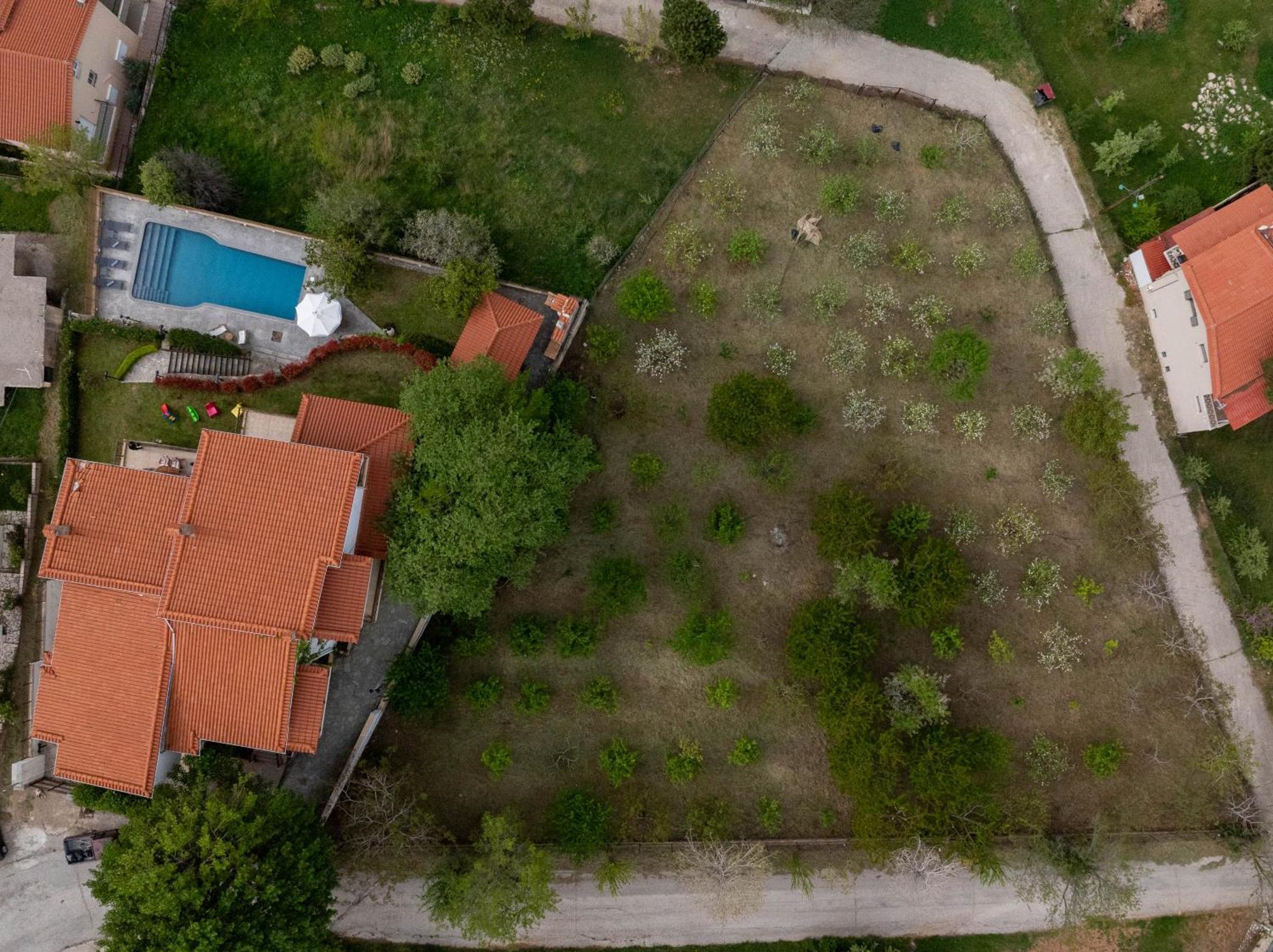 Traditional Luxury Villa Armonia Aigio Bagian luar foto