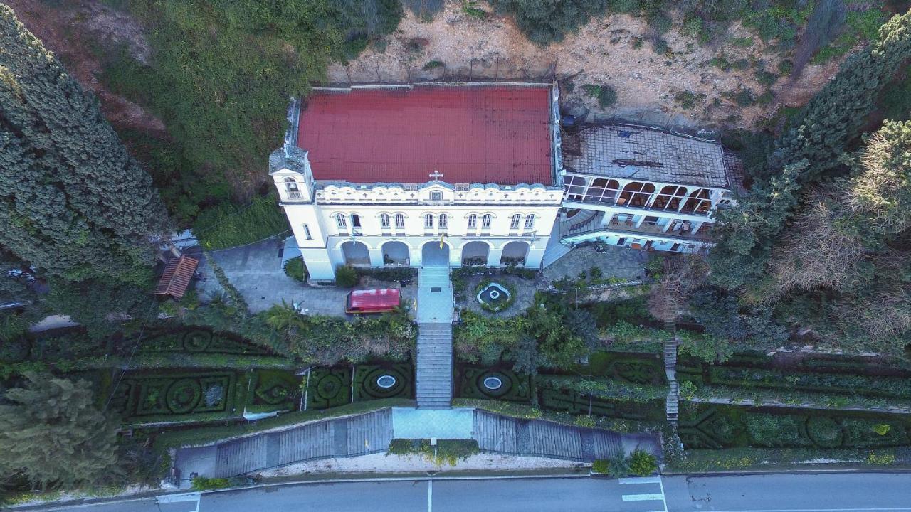 Traditional Luxury Villa Armonia Aigio Bagian luar foto